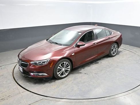 Used 2018 Buick Regal Essence w/ Driver Confidence Package #1 image 36