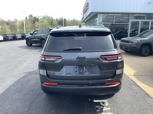 Certified 2024 Jeep Grand Cherokee L Laredo image 4