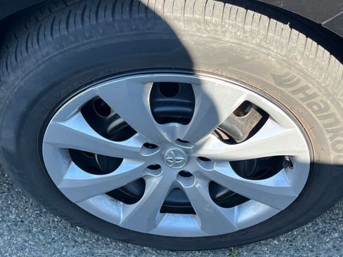 Used 2020 Toyota Corolla LE image 15