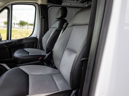 Used 2025 RAM ProMaster 2500 w/ Convenience Group FWD image 10