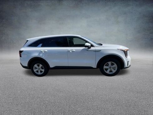 Used 2025 Kia Sorento LX image 26