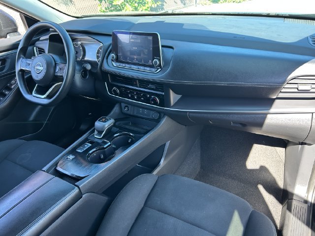 Used 2024 Nissan Rogue S FWD image 31