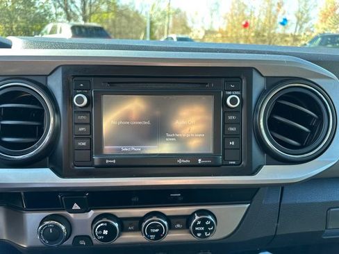 Certified 2017 Toyota Tacoma SR5 w/ Tow Package AWD/4WD image 37