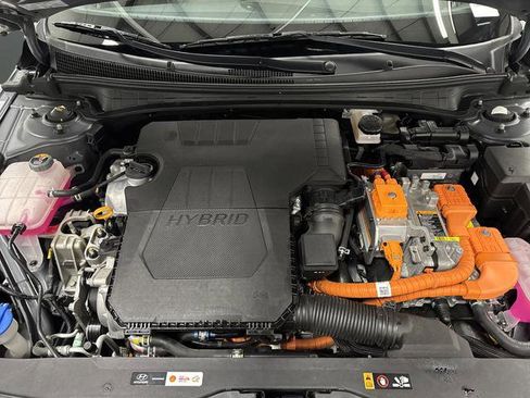 Used 2023 Hyundai Elantra Limited image 36