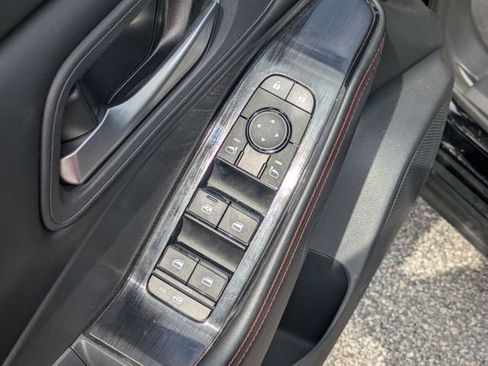 Used 2025 Nissan Rogue SV AWD/4WD image 14