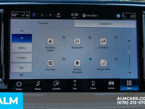 Used 2024 Chrysler Pacifica Select image 43