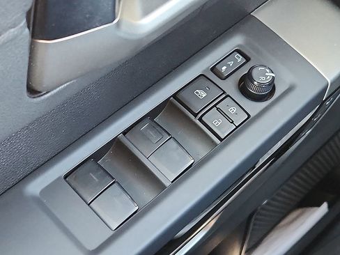 Used 2023 Toyota Tundra Limited image 17