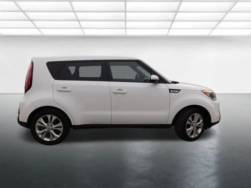 Used 2014 Kia Soul + image 3