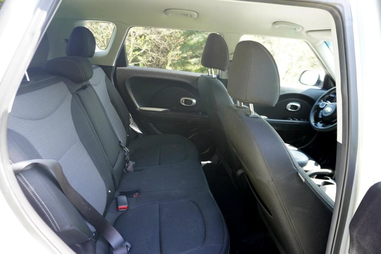 Used 2019 Kia Soul + FWD image 23