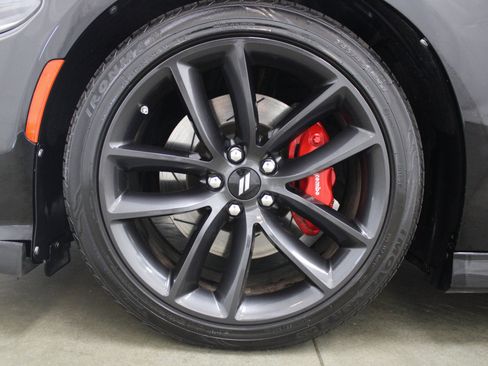 Used 2019 Dodge Charger Scat Pack image 9