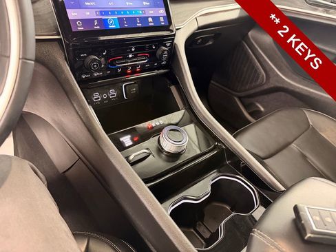 Used 2023 Jeep Grand Cherokee L Limited image 27