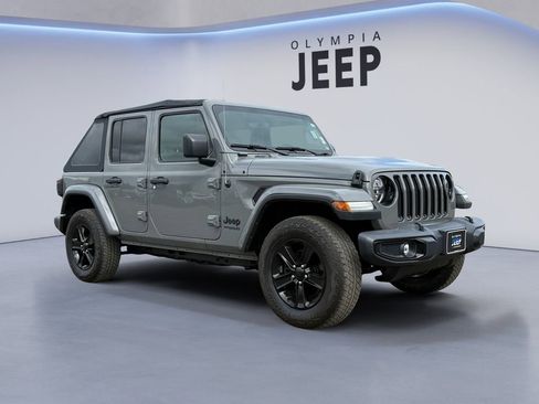 Used 2021 Jeep Wrangler Unlimited Sahara image 7