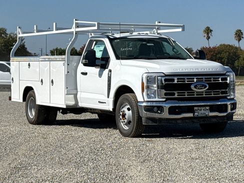 New 2025 Ford F350 XL w/ XL Chrome Package image 2