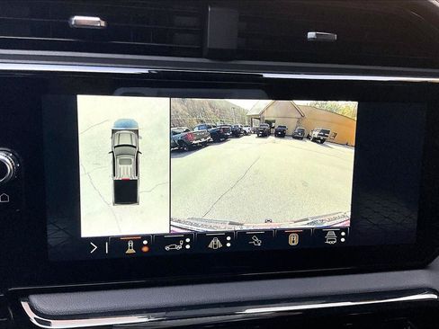 Used 2025 GMC Sierra 1500 AT4 w/ AT4 Premium Package image 23