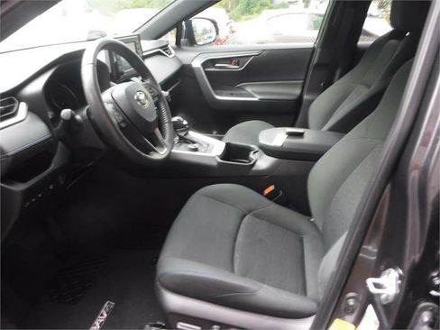 Used 2022 Toyota RAV4 SE w/ SE Grade Weather Package image 7