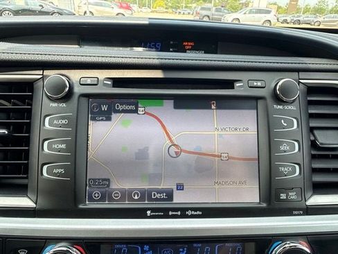 Used 2018 Toyota Highlander XLE AWD/4WD image 30