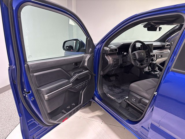 Used 2024 Toyota Tacoma SR5 AWD/4WD image 9