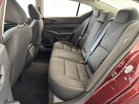 Used 2025 Nissan Altima 2.5 SV FWD image 34