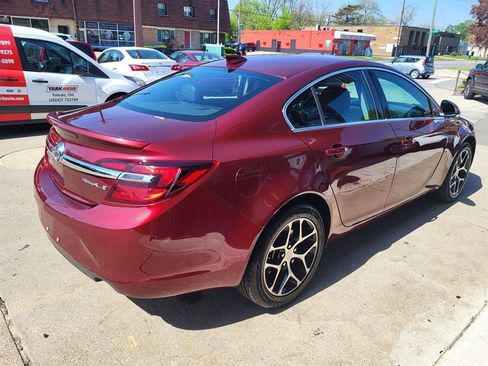 Used 2017 Buick Regal Sport Touring FWD image 4