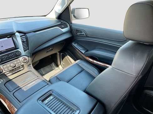 Used 2019 Chevrolet Tahoe Premier AWD/4WD image 24