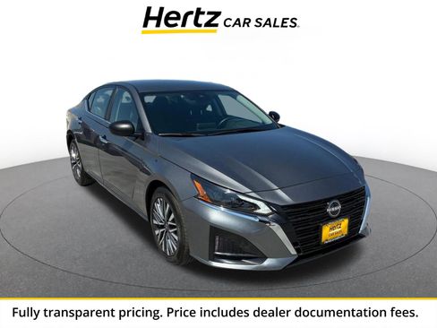Used 2025 Nissan Altima 2.5 SV FWD image 1