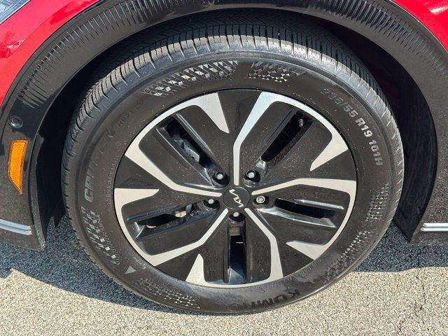 Used 2023 Kia EV6 Wind w/ Wind Technology Package AWD/4WD image 8