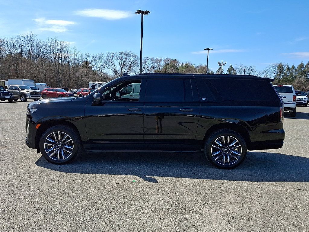Used 2023 Cadillac Escalade ESV Sport AWD/4WD image 7