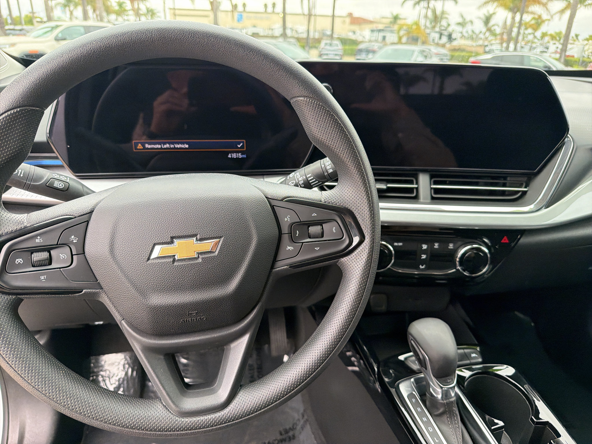 Used 2025 Chevrolet Trax LT FWD image 9