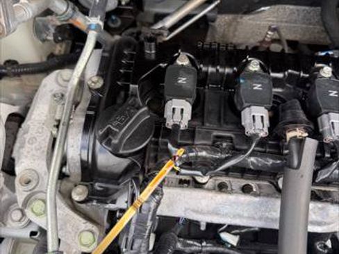 Used 2024 Nissan Versa SR FWD image 24