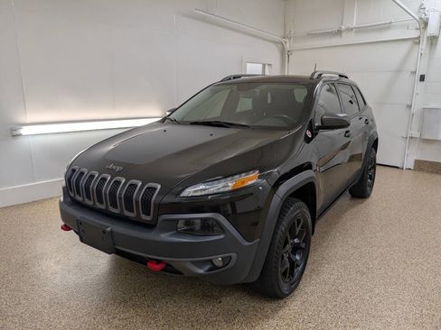 Used 2016 Jeep Cherokee Trailhawk w/ Cold Weather Group image 2