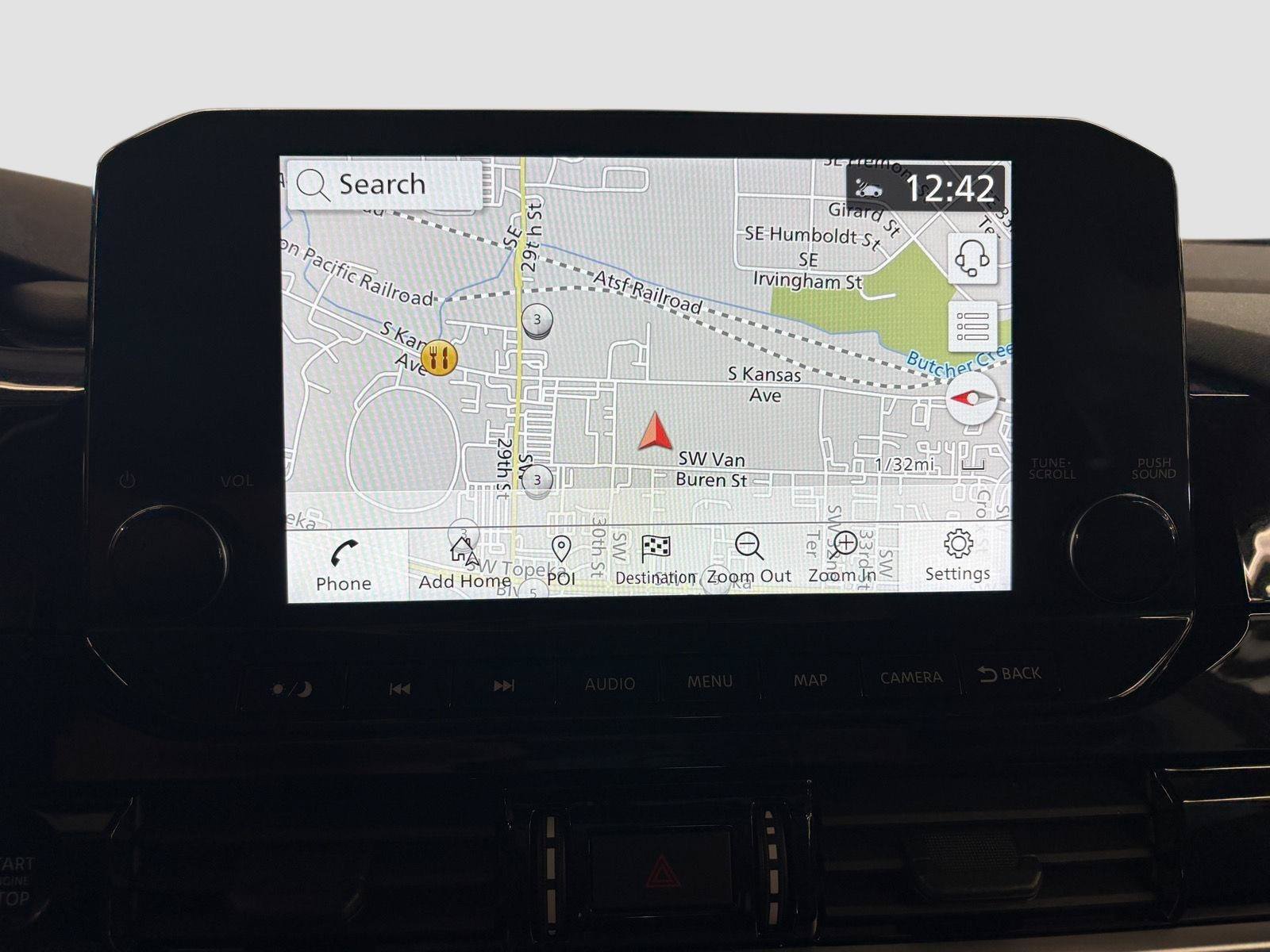 Used 2025 Nissan Pathfinder SL FWD image 35