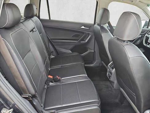 Used 2021 Volkswagen Tiguan SE AWD/4WD image 19