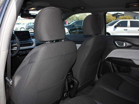 Used 2025 Jeep Compass Sport AWD/4WD image 17