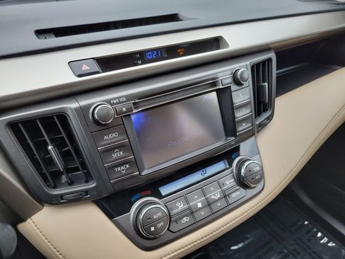 Used 2013 Toyota RAV4 XLE image 29