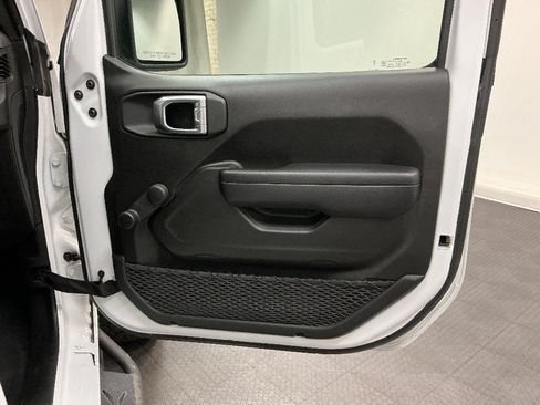 Used 2024 Jeep Gladiator Sport AWD/4WD image 36