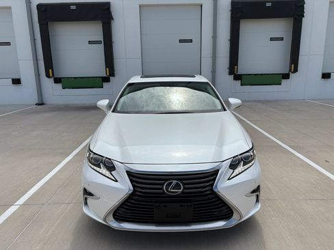Used 2018 Lexus ES 350 w/ Luxury Package w/Wood Trim FWD image 7
