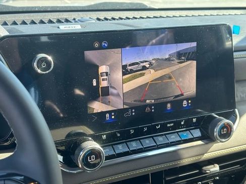New 2026 Chevrolet Colorado ZR2 w/ Technology Package AWD/4WD image 9