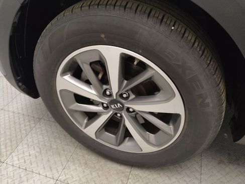 Used 2020 Kia Sorento LX image 31