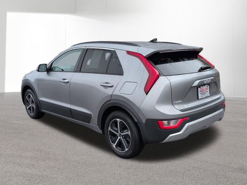 Used 2023 Kia Niro EX FWD image 7