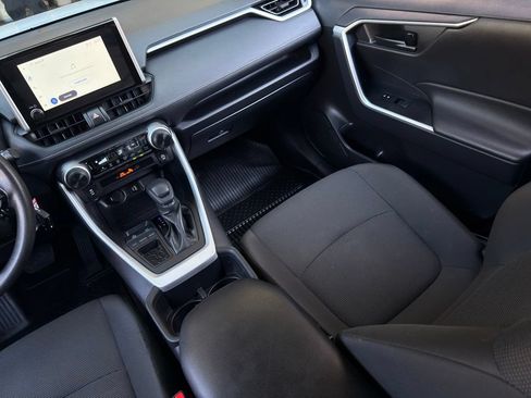 Used 2022 Toyota Prius Prime LE FWD image 13