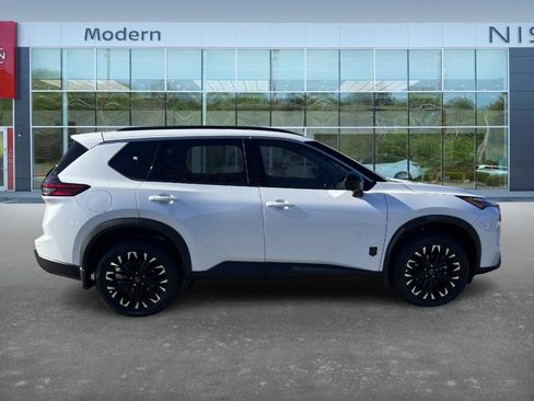 New 2026 Nissan Rogue SV image 4