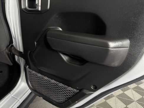 Used 2023 Jeep Wrangler Unlimited AWD/4WD image 29