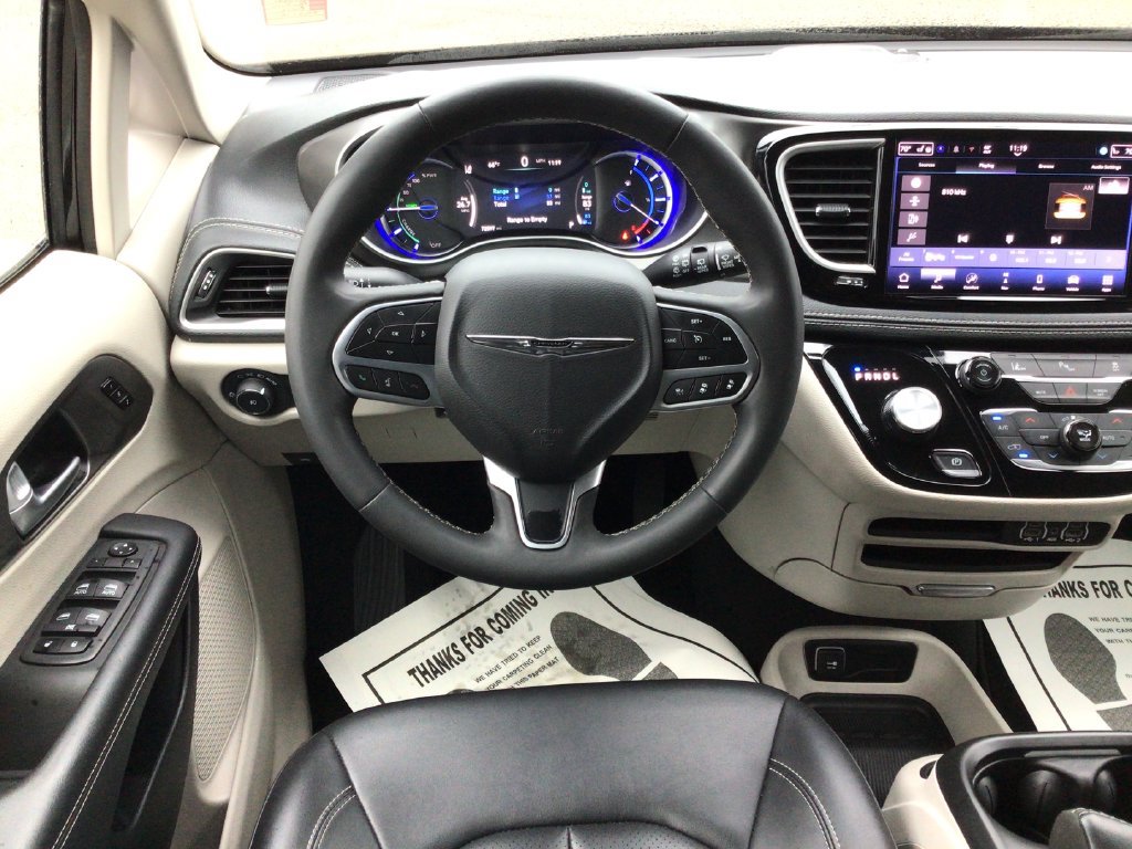 Used 2024 Chrysler Pacifica Limited FWD image 14