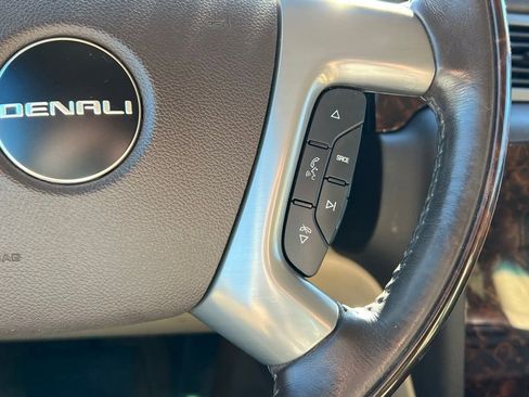 Used 2013 GMC Yukon XL Denali image 31