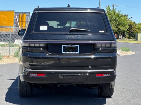 New 2026 Jeep Grand Wagoneer L Limited AWD/4WD image 4