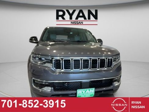 Used 2024 Jeep Wagoneer 4WD w/ Convenience Group I image 8