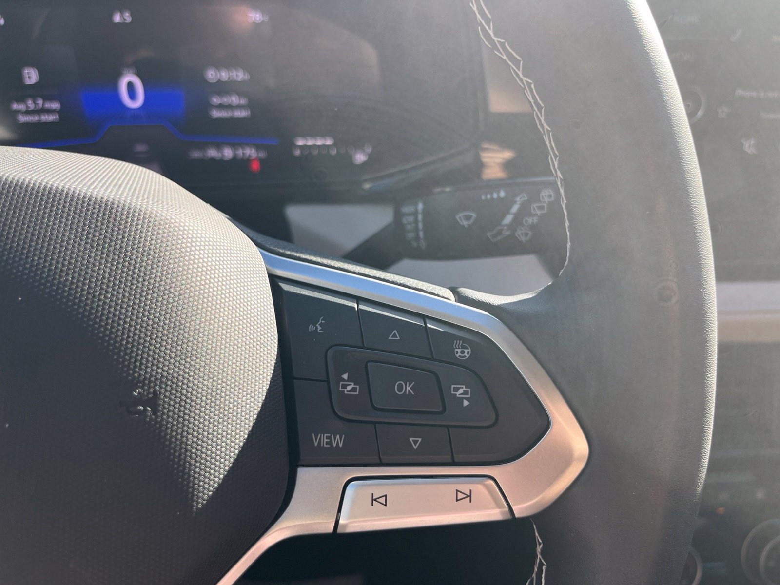 Certified 2025 Volkswagen Taos S FWD image 15