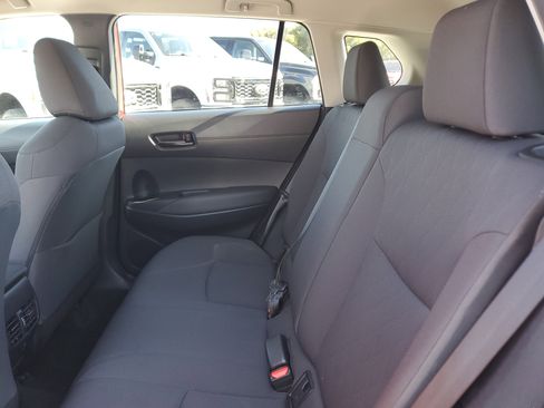 Used 2023 Toyota Corolla Cross LE image 19