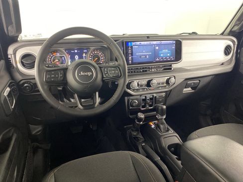 Used 2024 Jeep Wrangler Unlimited Sport AWD/4WD image 39