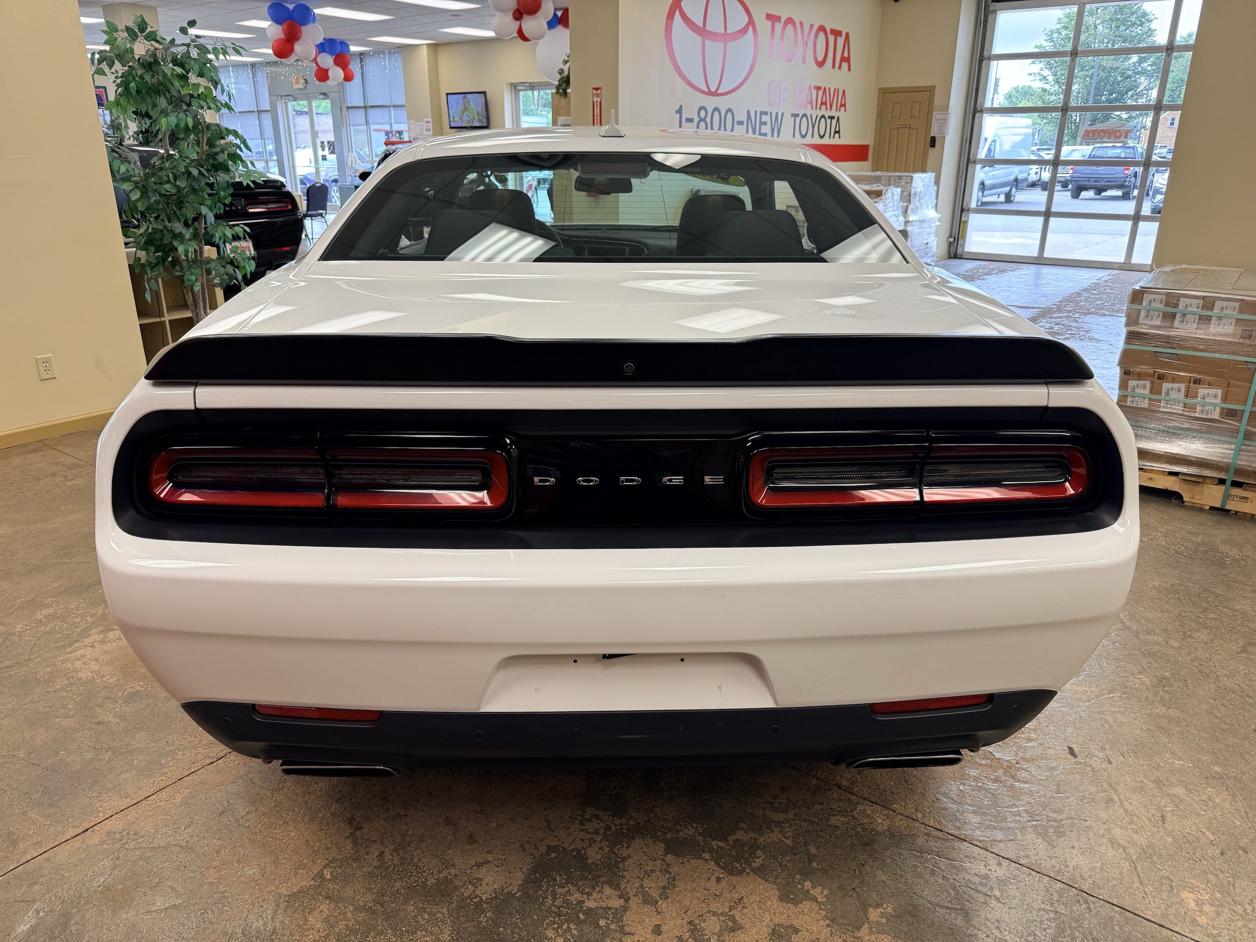 Used 2018 Dodge Challenger R/T Scat Pack w/ Dynamics Package RWD image 32